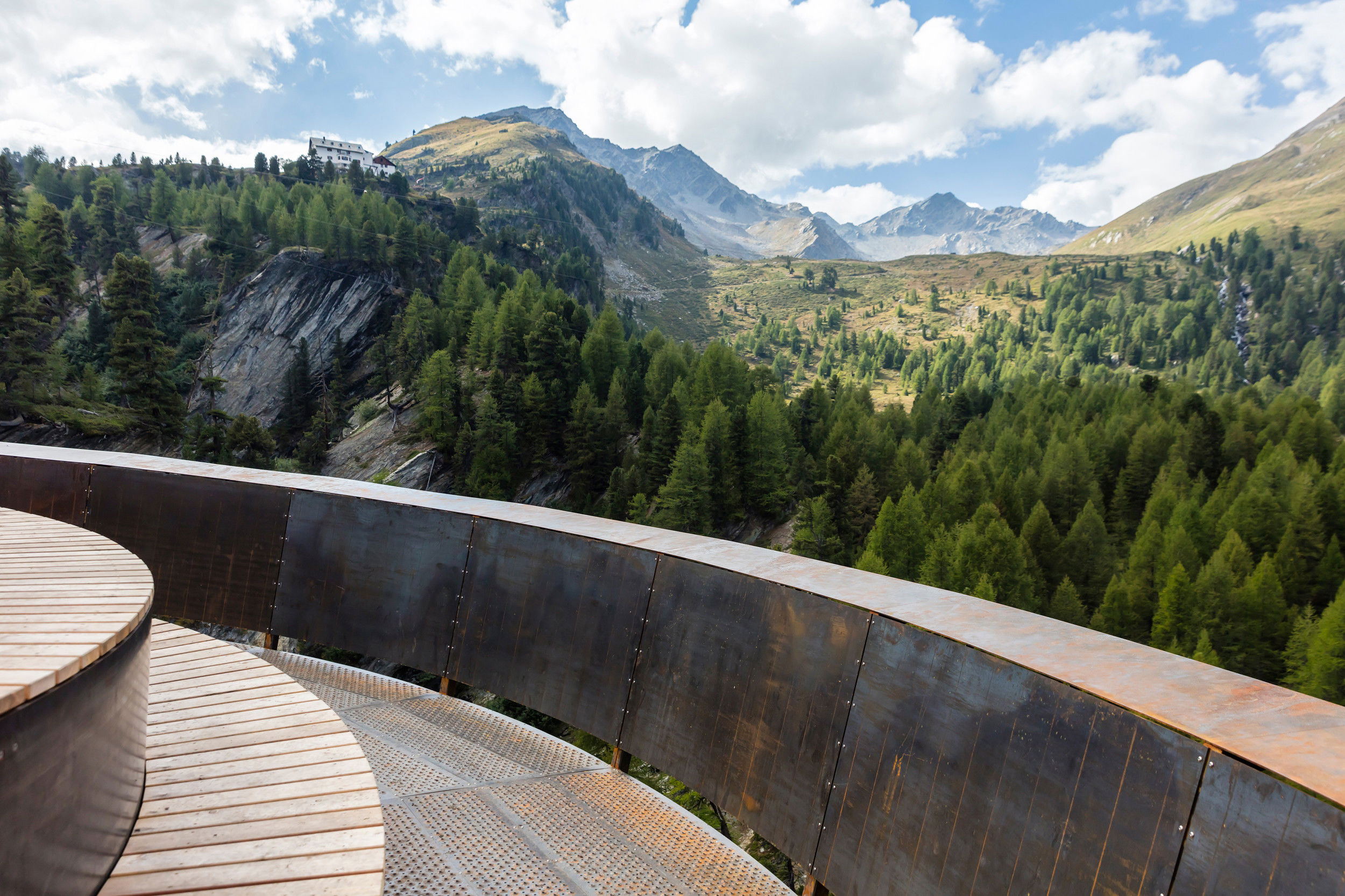 Plima gorge in the rear Martell Valley.