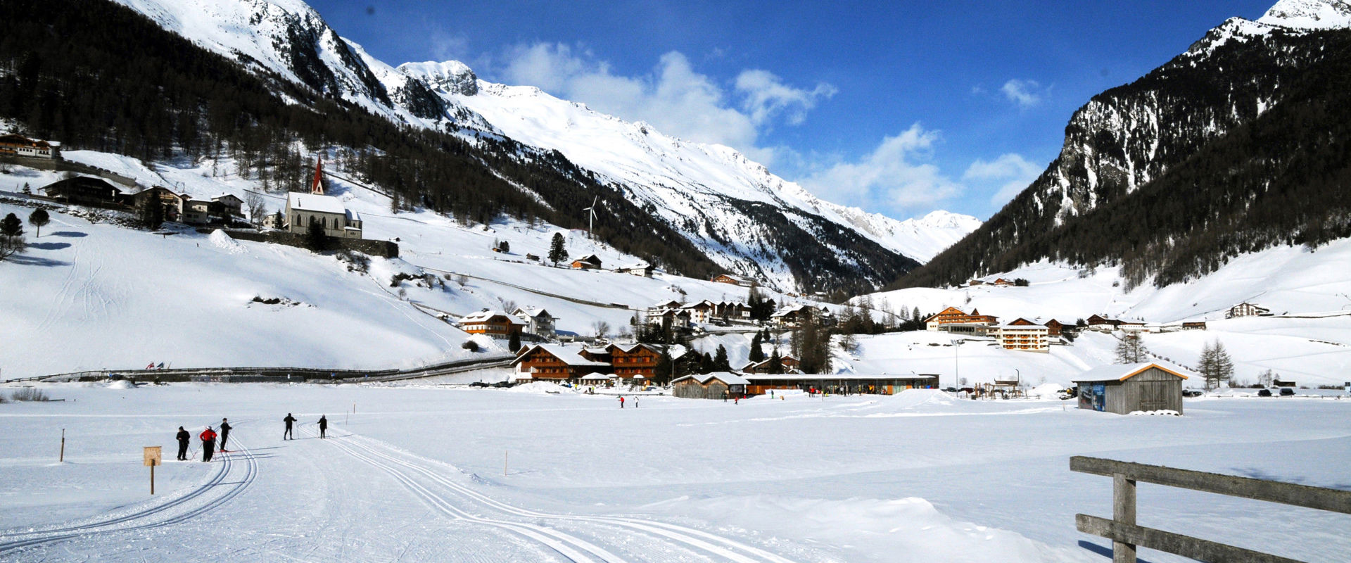 Rein in Taufers Rein in Taufers in winter with view of the cross-country trail