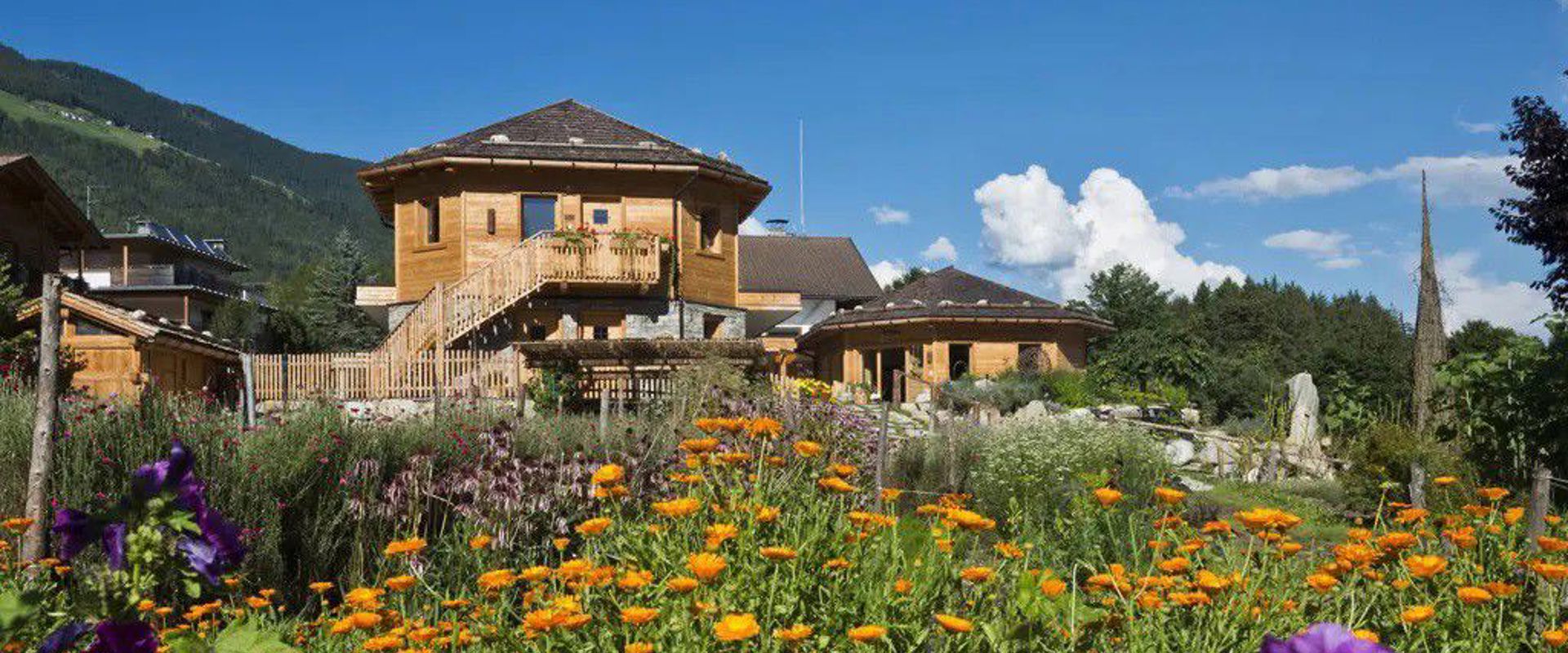 Bergila in Issing Bergila's flowering herb garden in Issing